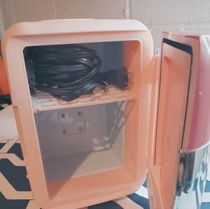 Mini skincare fridge